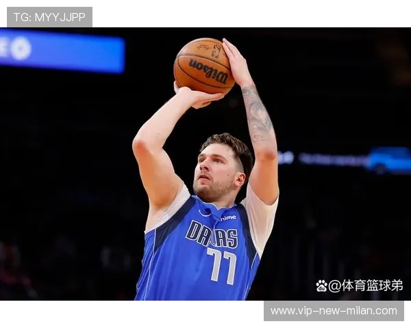 东契奇再创新高,单场砍下35分12篮板10助攻,成就三双传奇 东契奇再创新高,单场砍下35分12篮板10助攻,成就三双传奇